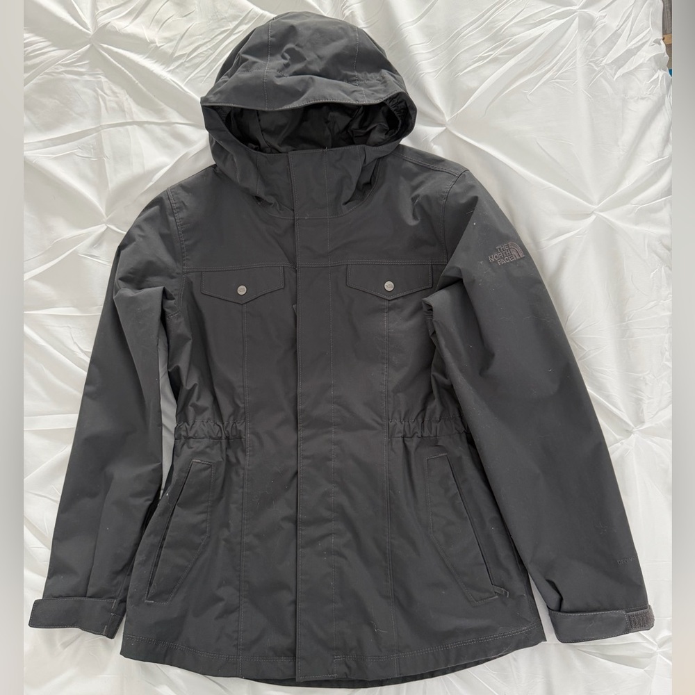 Girls North Face Triclimate Jacket 
Charcoal Grey- Turquoise lining
L 14/16
